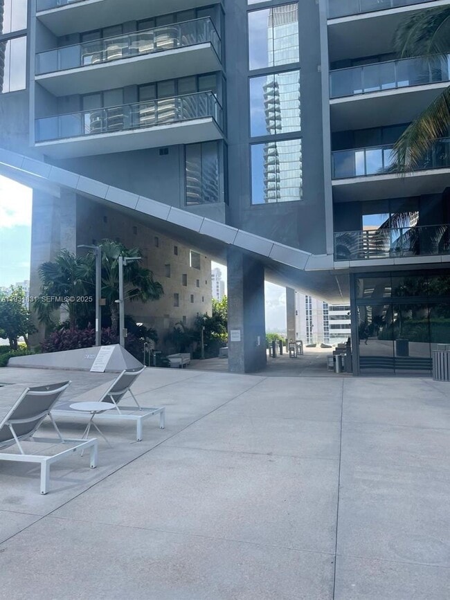 Building Photo - 88 SW 7th St