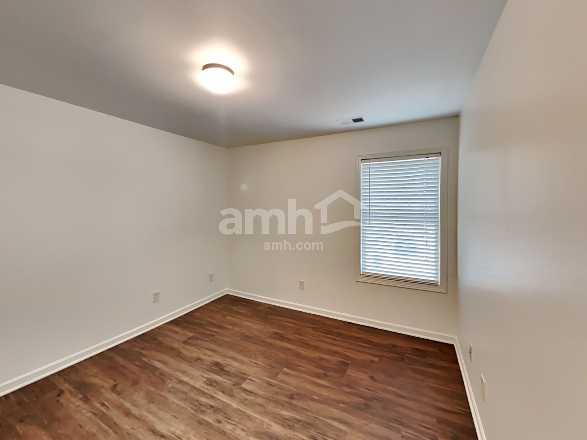 Building Photo - 429 Belmont Way