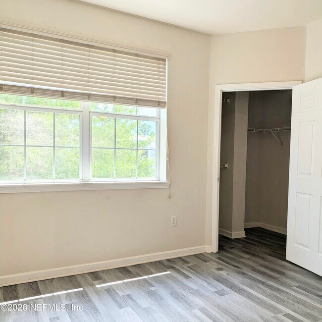 Building Photo - 415 S Villa San Marco Dr