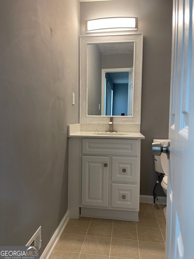 Building Photo - 235 Deerfield Dr