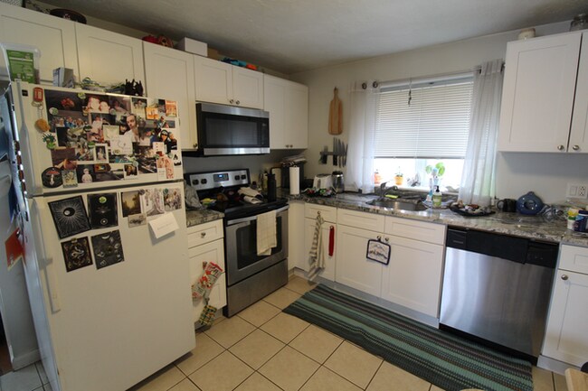 Building Photo - 2.0 bedroom in Somerville Massachusetts 02145