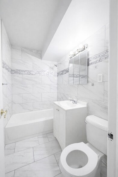 Building Photo - 280 Marin Blvd