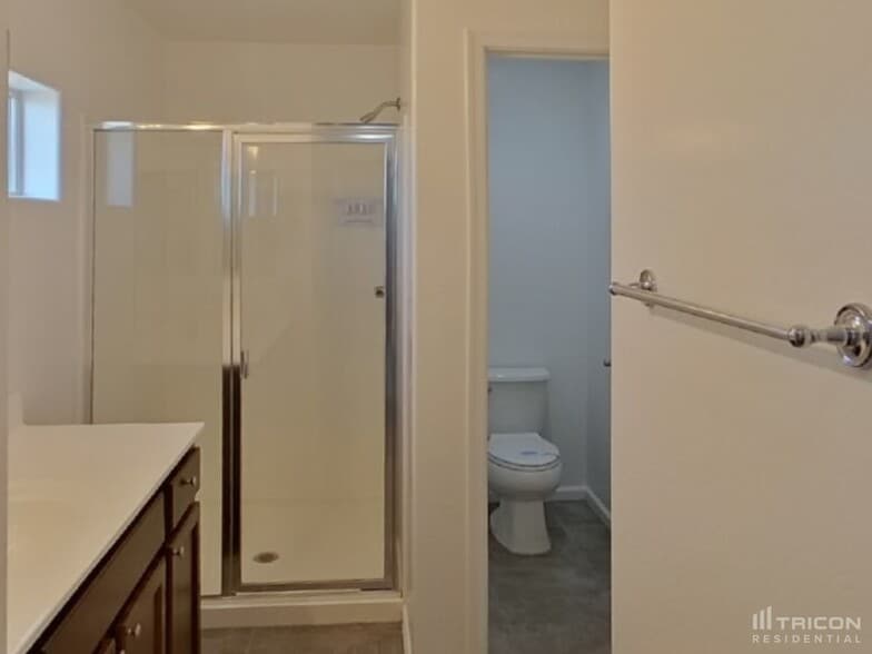 Building Photo - 10336 W Devonshire Ave