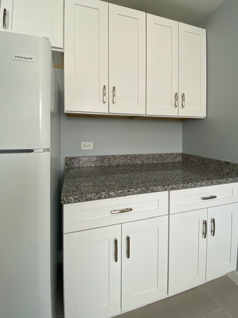Remodeled Kitchens with granite counter top! - Braeside Apartments