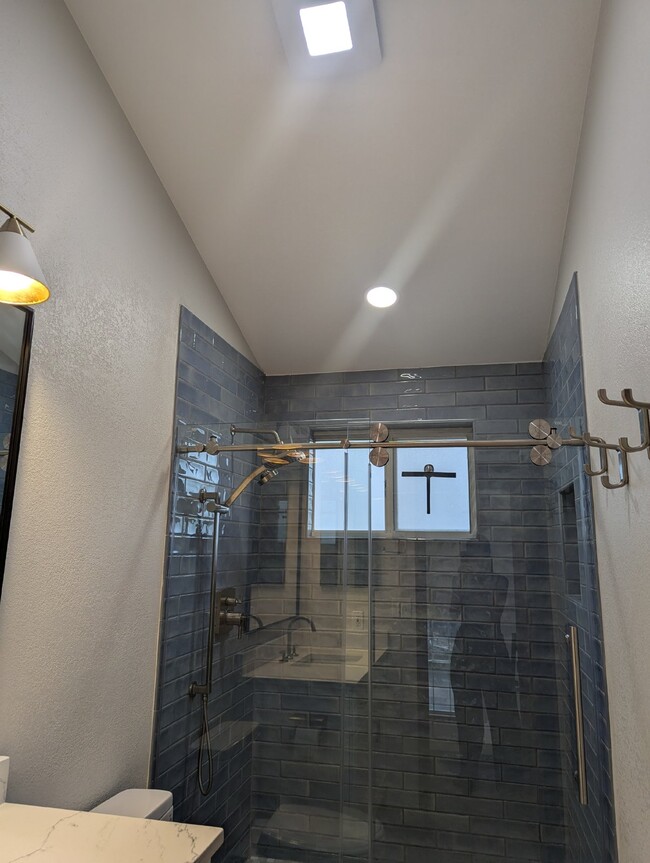 Building Photo - Fully Updated Littleton Home with Mountain...