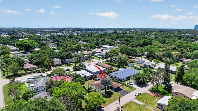Building Photo - 2630 SW 49th Ct