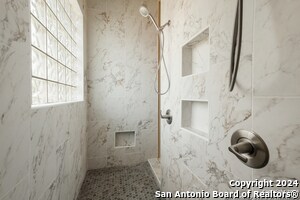 Building Photo - 1410 Canyon Brook