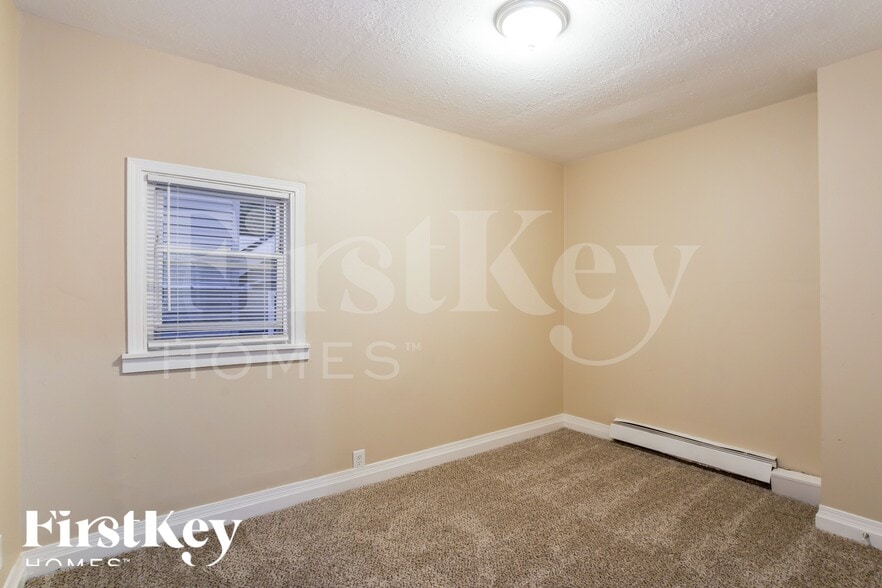 Building Photo - 709 Porter St