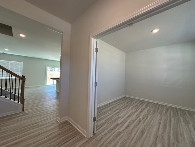 Building Photo - Brand New Home