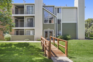 Building Photo - Horizon East Apartments
