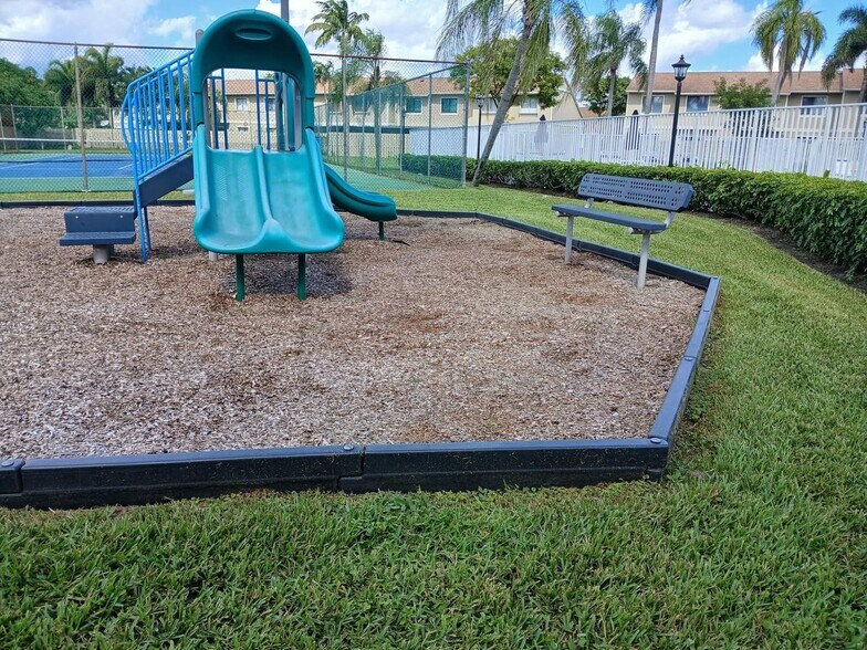 Building Photo - 11174 NW 36th St