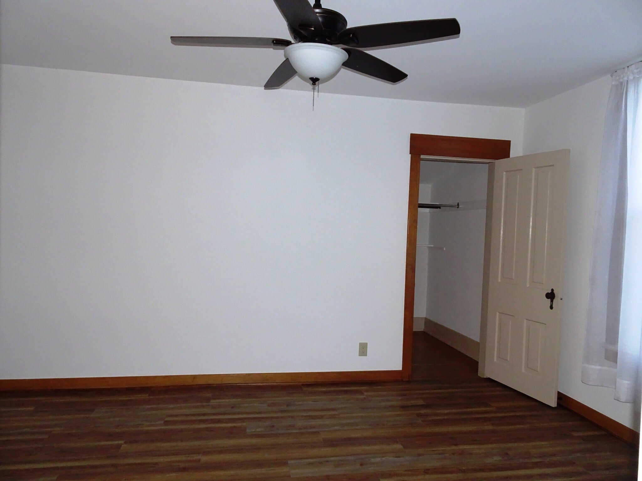 Building Photo - 415 E Lima St