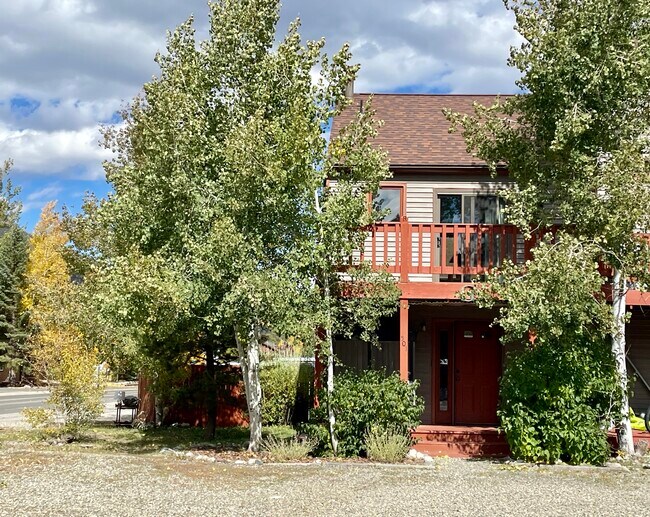 Building Photo - 501 Teller St