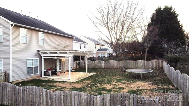 Building Photo - 2102 Big Pine Dr