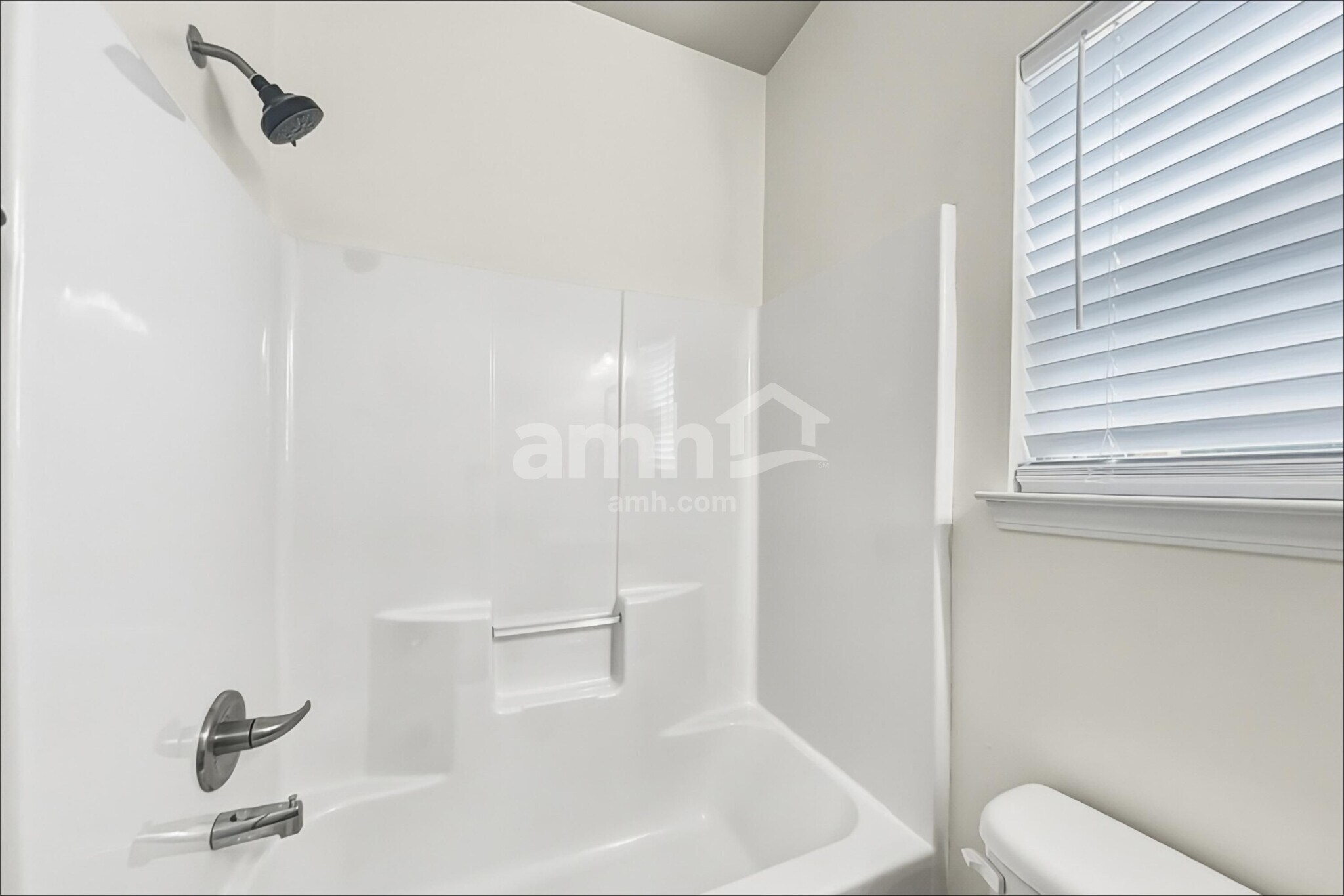 Building Photo - 272 Oak Branch Dr
