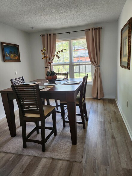 Building Photo - 118 E Volusia Ave