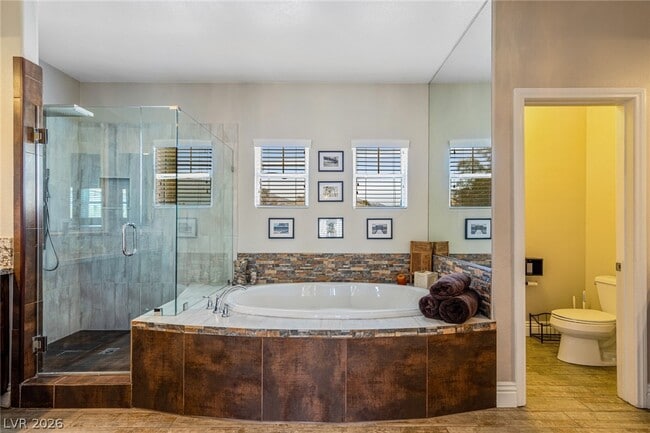 Building Photo - 724 Pinnacle Heights