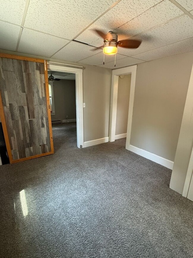 Building Photo - Cozy  Home
