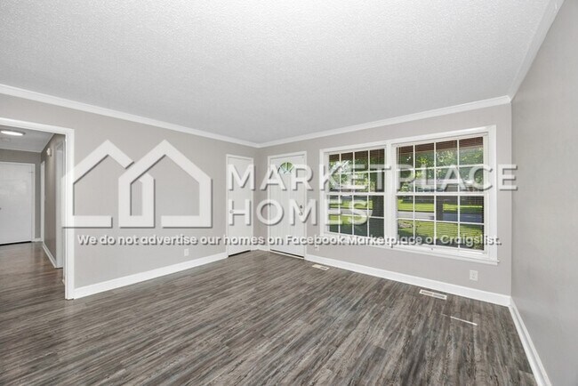 Building Photo - 4002 Summerhill Dr NW