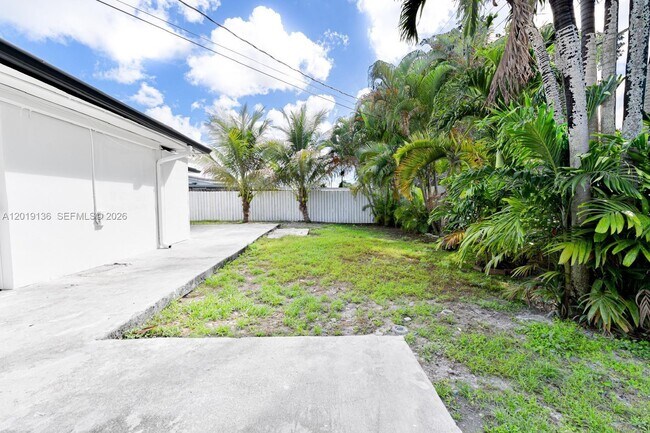 Building Photo - 7884 NW 175th St