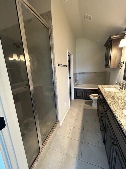 Building Photo - 8720 SW 40th Ter