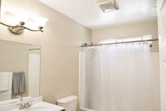 Building Photo - 565 Lands End Way
