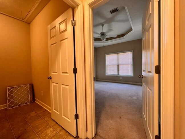 Building Photo - Welcome to The Enclave at Oak Crest!