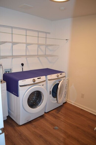 Building Photo - 42765 Lilley Pointe Dr