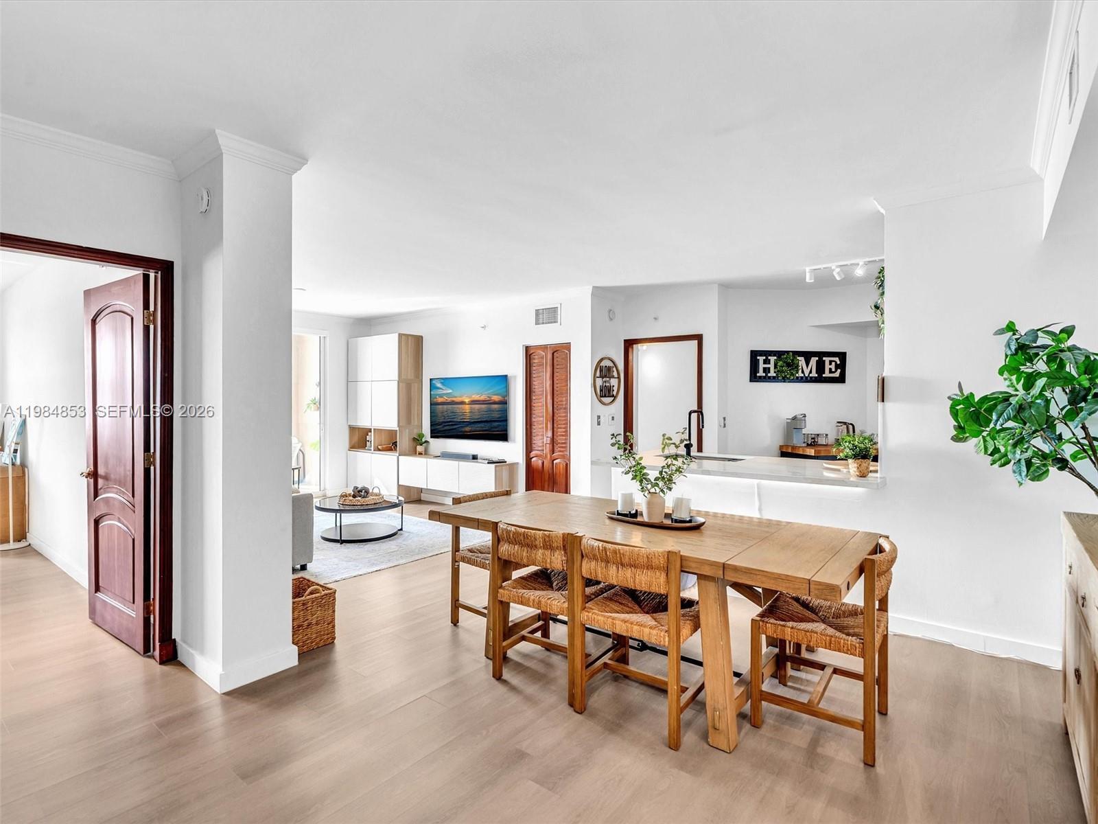 Building Photo - 17150 N Bay Rd