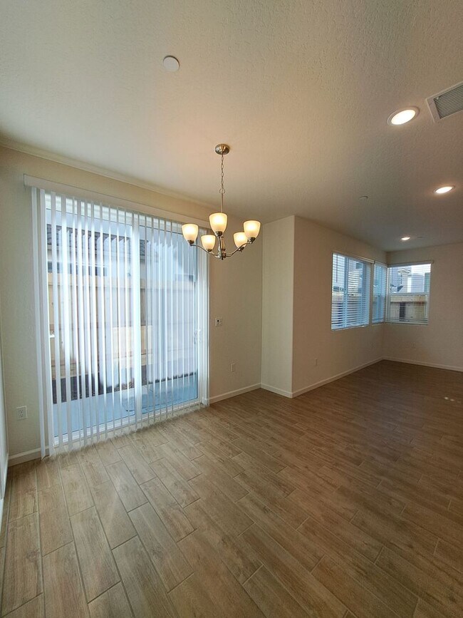 Building Photo - Modern 3-Bedroom Home in the Exclusive Elev8ions Neighborhood of Clovis!