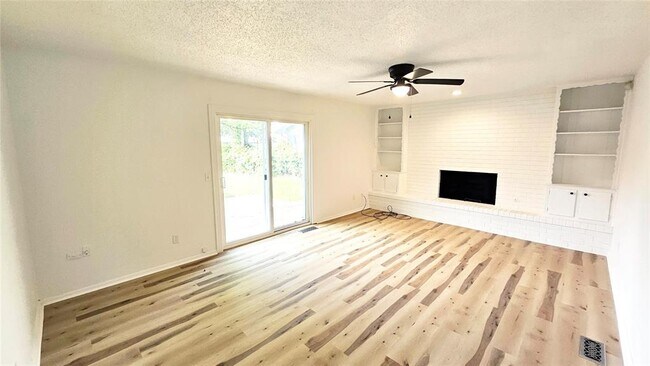 Building Photo - 1416 NW 105th Terrace