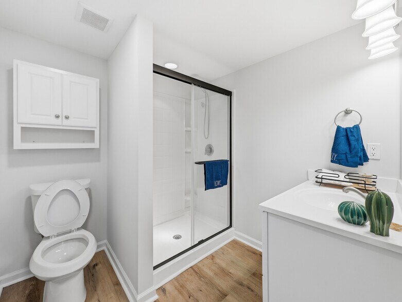 Building Photo - 1113 Yorkshire Dr