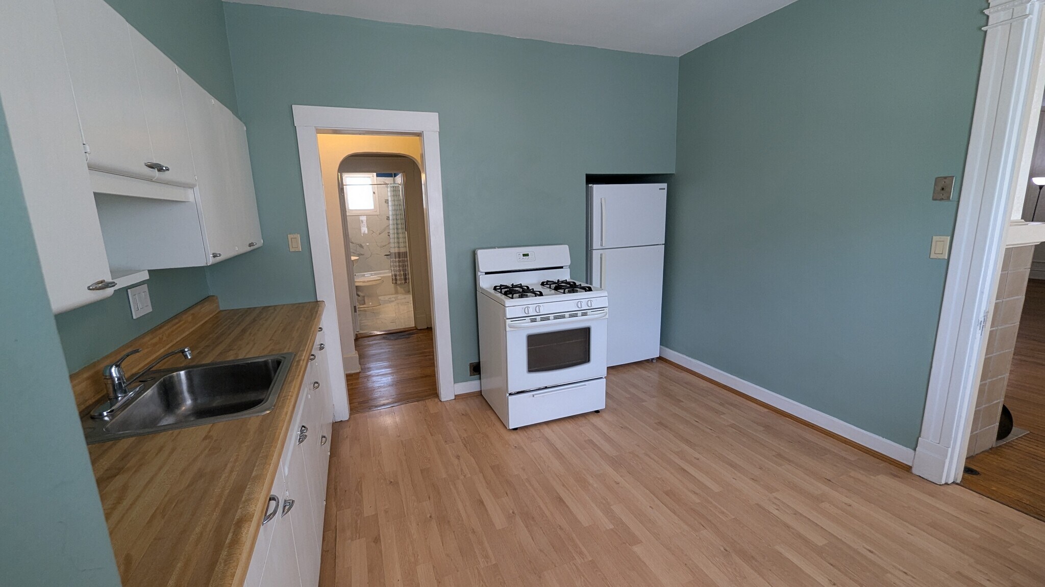 Building Photo - 2257 Scottwood Ave