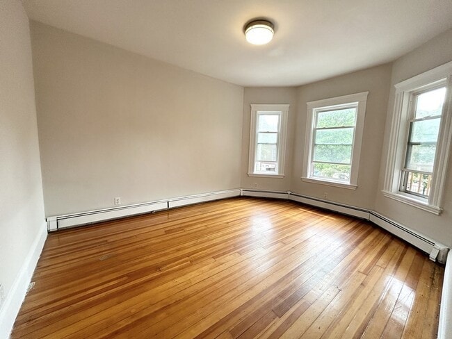 Building Photo - 7 Hesston Terrace