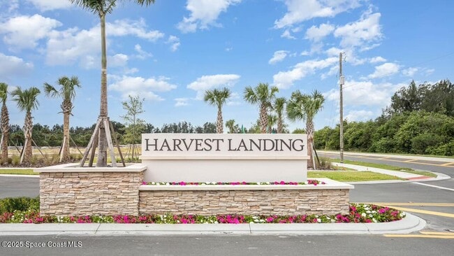 Building Photo - 976 Trinity St