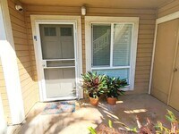 Building Photo - 140 Uwapo Rd