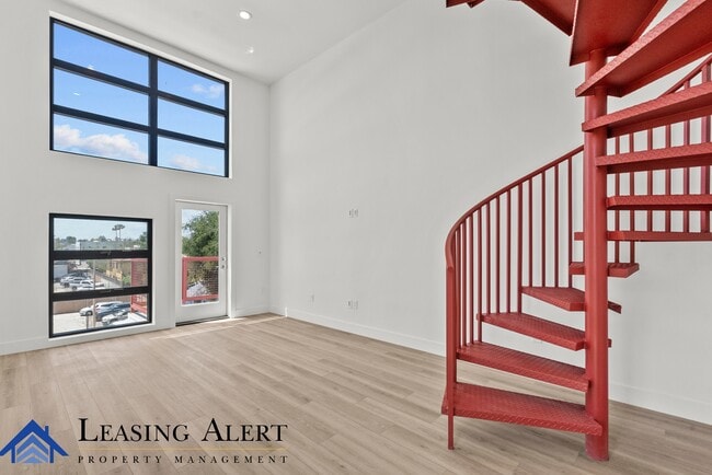 Building Photo - 5617 Klump Ave