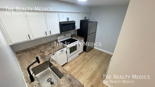 Building Photo - 1984 Agora Cir SE