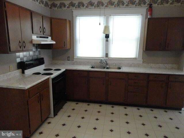 Building Photo - 411 Pelham St