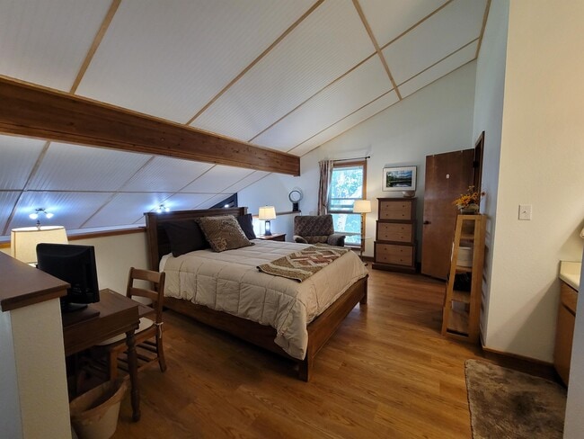 Building Photo - 102 Valley View Dr