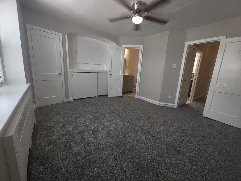 Master bedroom - 1624 E Mayland St