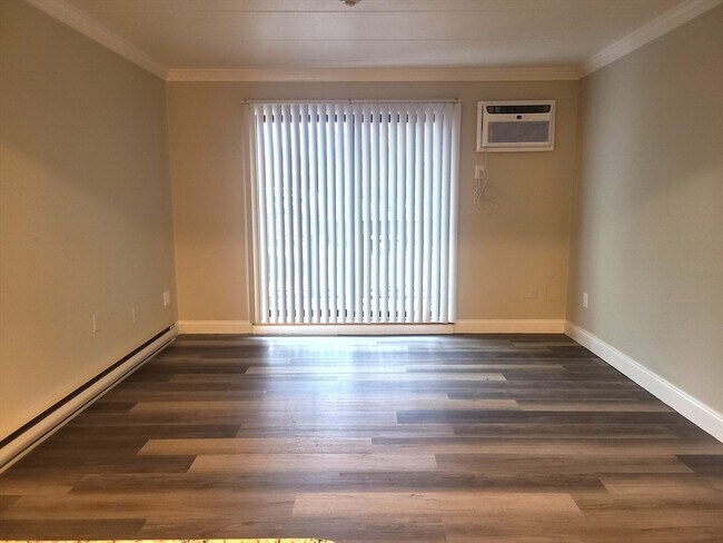 Building Photo - 576 Washington St