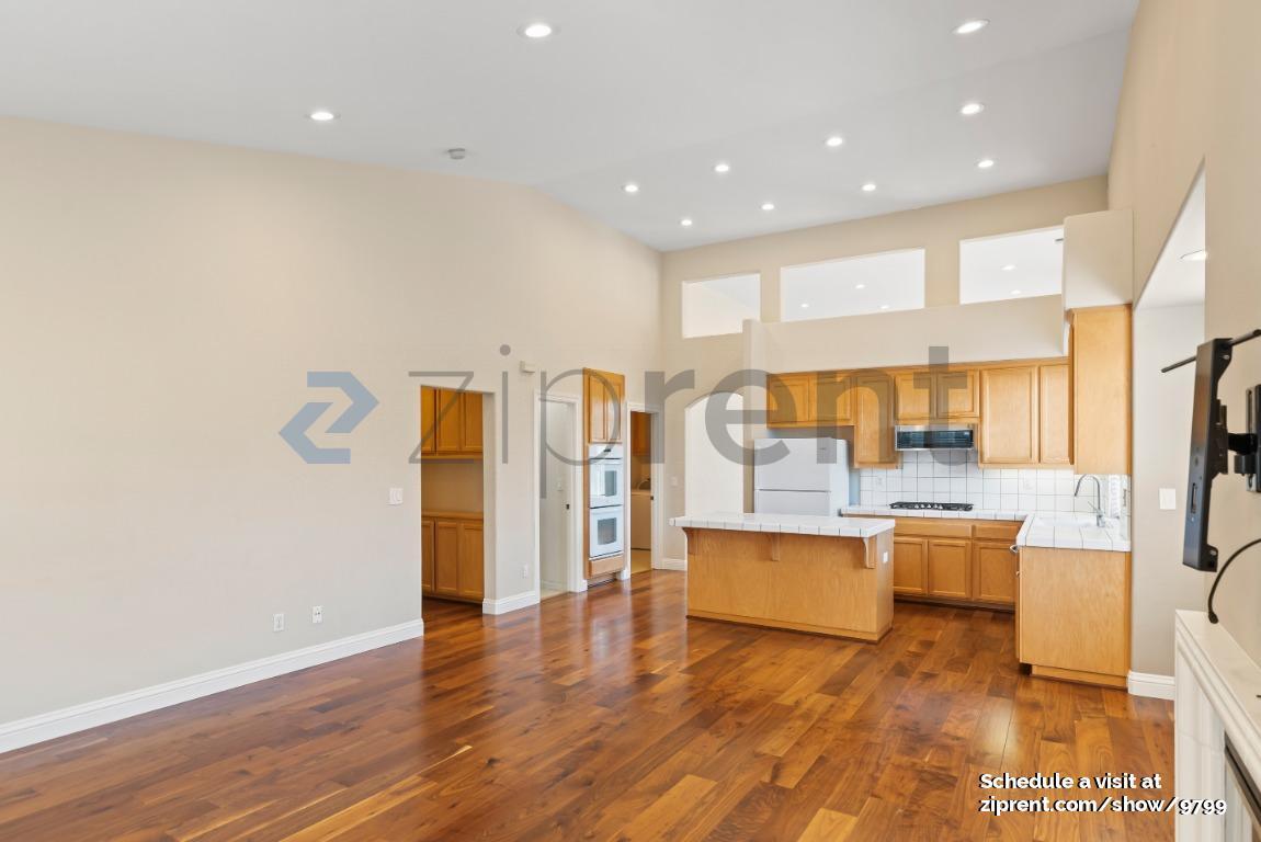 Building Photo - 1468 Bergerac Dr