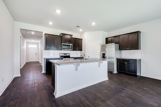 Building Photo - Stylish 4-Bed 2 Bath Ranch Home with Moder...