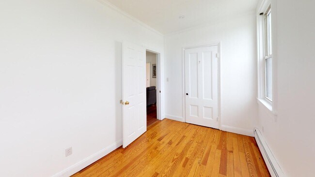 Building Photo - 13 Tuckerman St