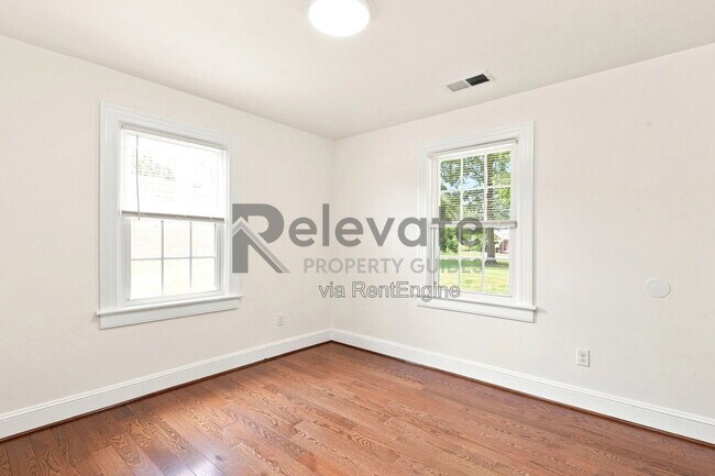 Building Photo - 400 Dupuy Ave