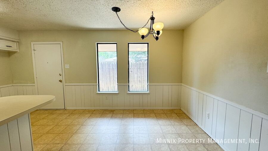 Building Photo - 4427 75th Dr