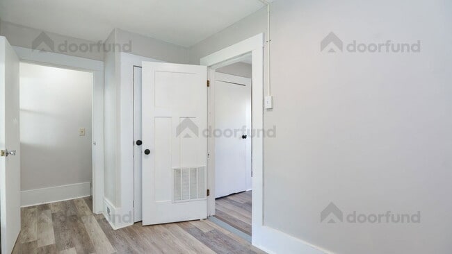 Building Photo - 11 Pleasant St