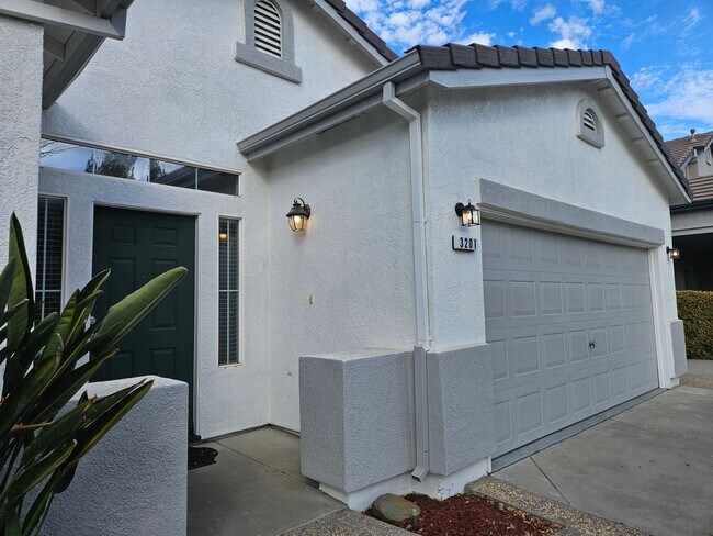 Building Photo - Single story home in Sylvan School District!