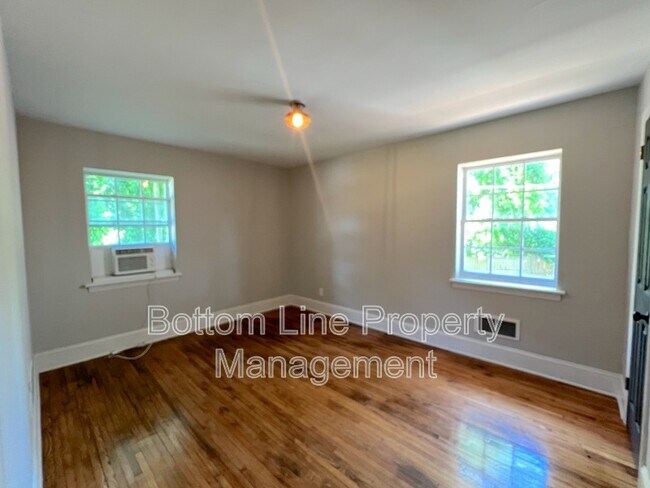 Building Photo - 1943 Wilmore Dr